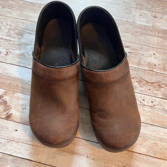 💚Dansko (40) antique brown clogs - Picture 2 of 9